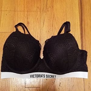 VICTORIA'S SECRET Black Lave Pushup Bra